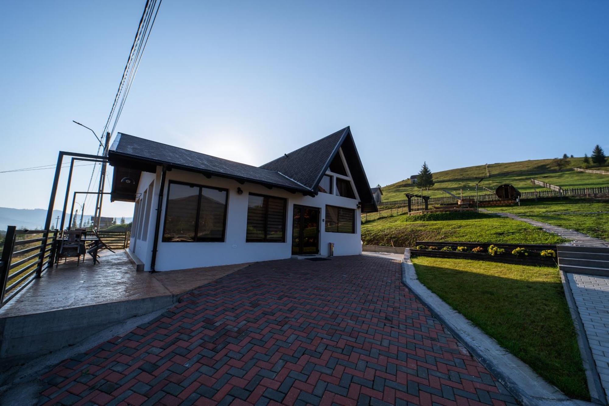 A Pisc Hotel Vatra Moldoviței Kültér fotó